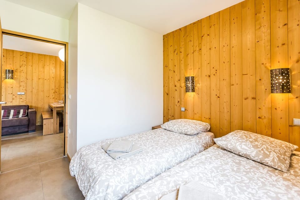 Twin Bedroom