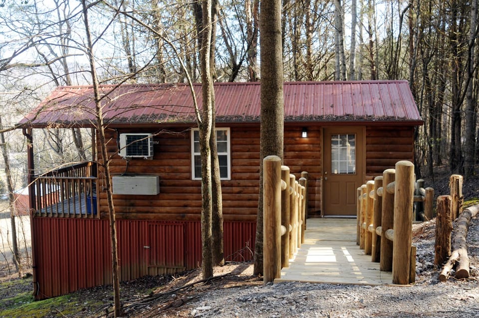 The Toolshed Cabin (2)