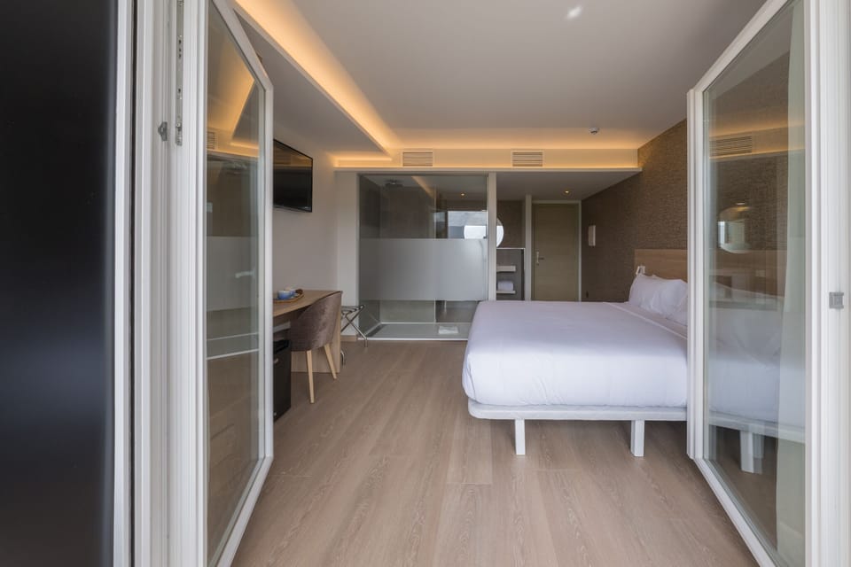 Superior Double Room | Premium bedding, minibar, in-room safe, desk