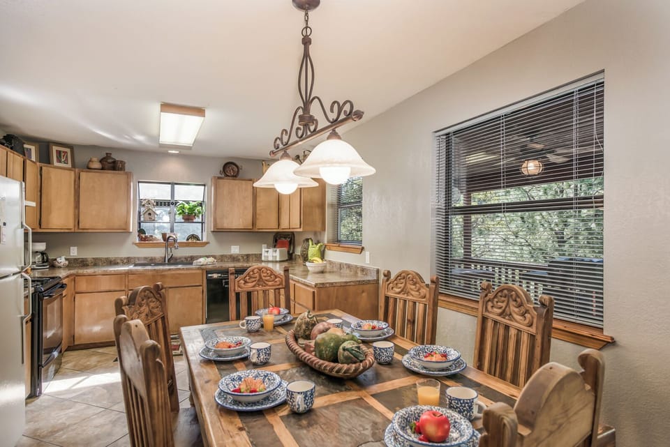 Studio (3 Bedrooms) | Property amenity