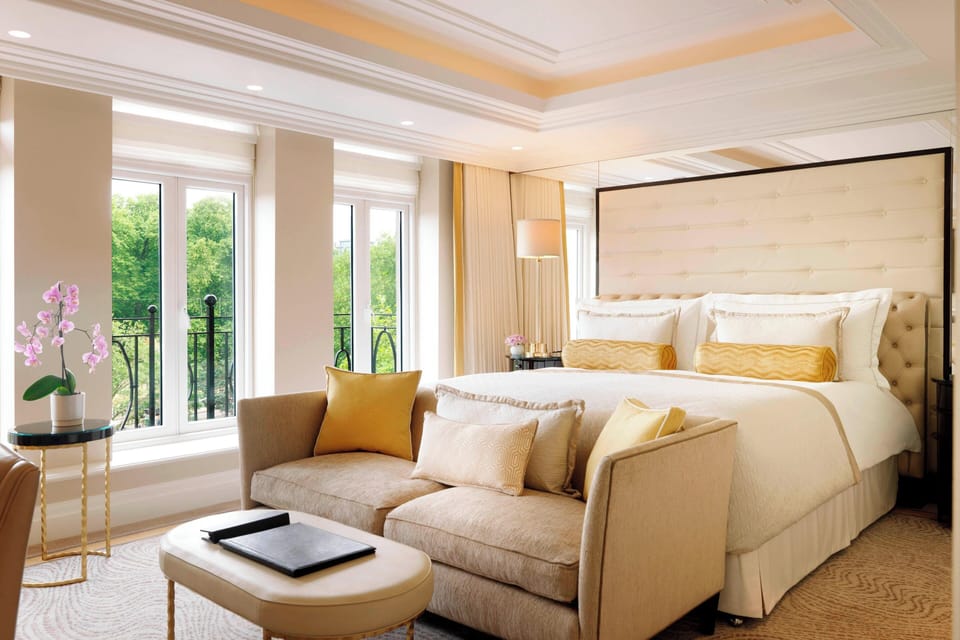 Junior Suite, 1 King Bed | Egyptian cotton sheets, premium bedding, down comforters