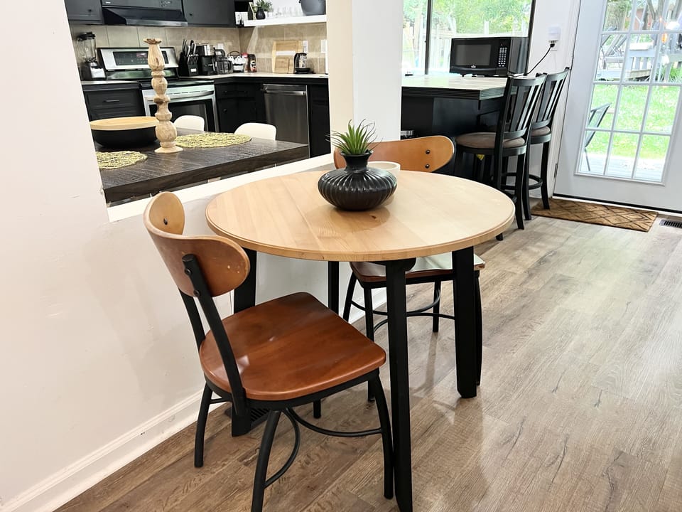 Additional dining 