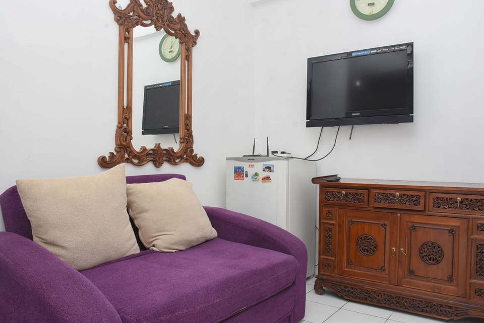 Room | Living area | TV