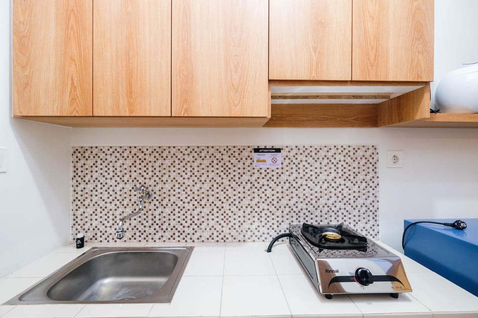 Room | Private kitchen | Fridge, stovetop, cookware/dishes/utensils