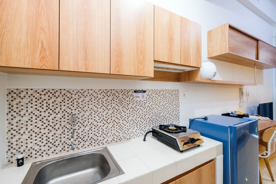Room | Private kitchen | Fridge, stovetop, cookware/dishes/utensils