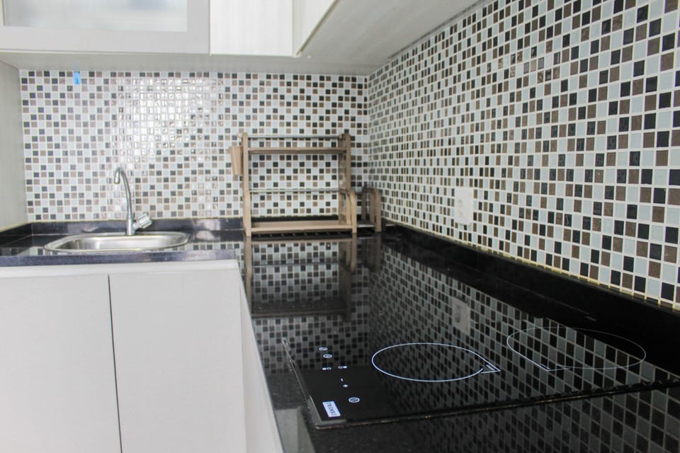 Room | Private kitchen | Fridge, stovetop, cookware/dishes/utensils