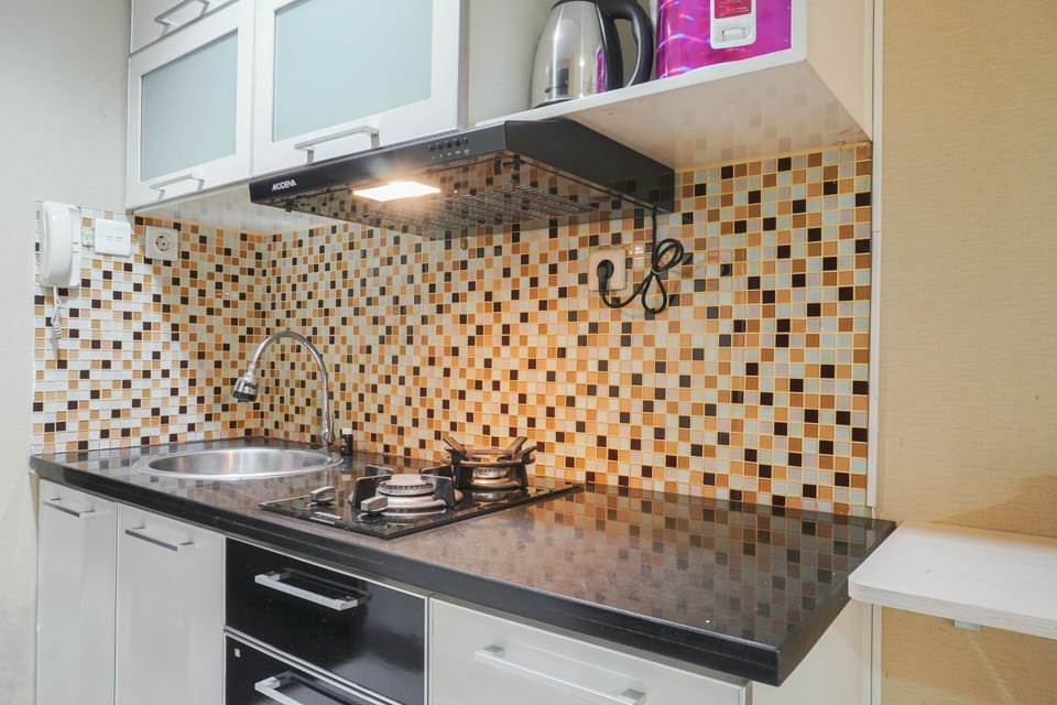 Room | Private kitchen | Fridge, stovetop, cookware/dishes/utensils
