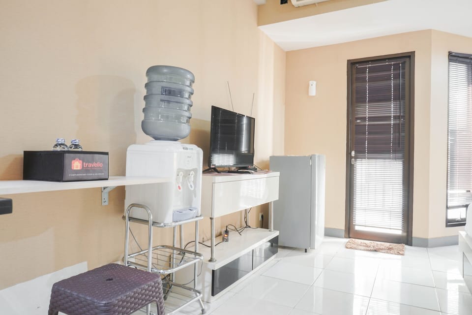 Room | Private kitchen | Fridge, stovetop, cookware/dishes/utensils