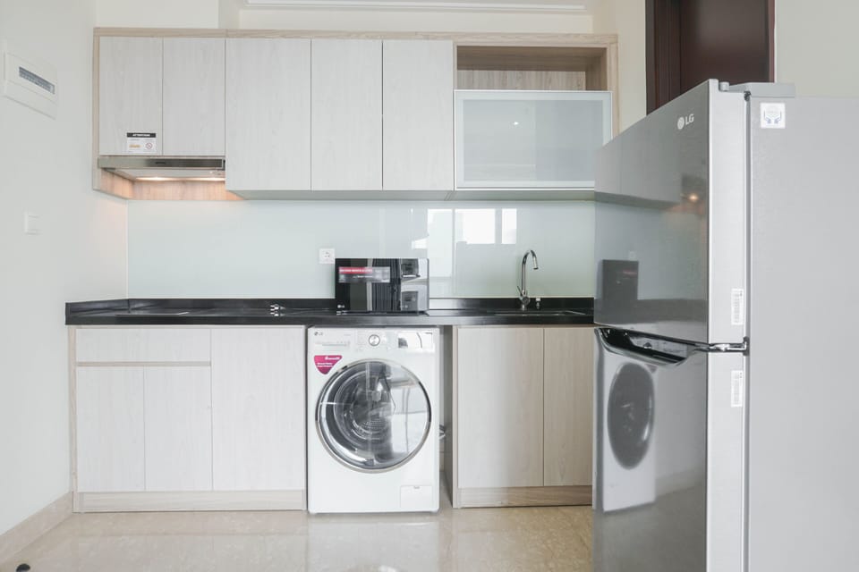 Room | Private kitchen | Fridge, stovetop, cookware/dishes/utensils