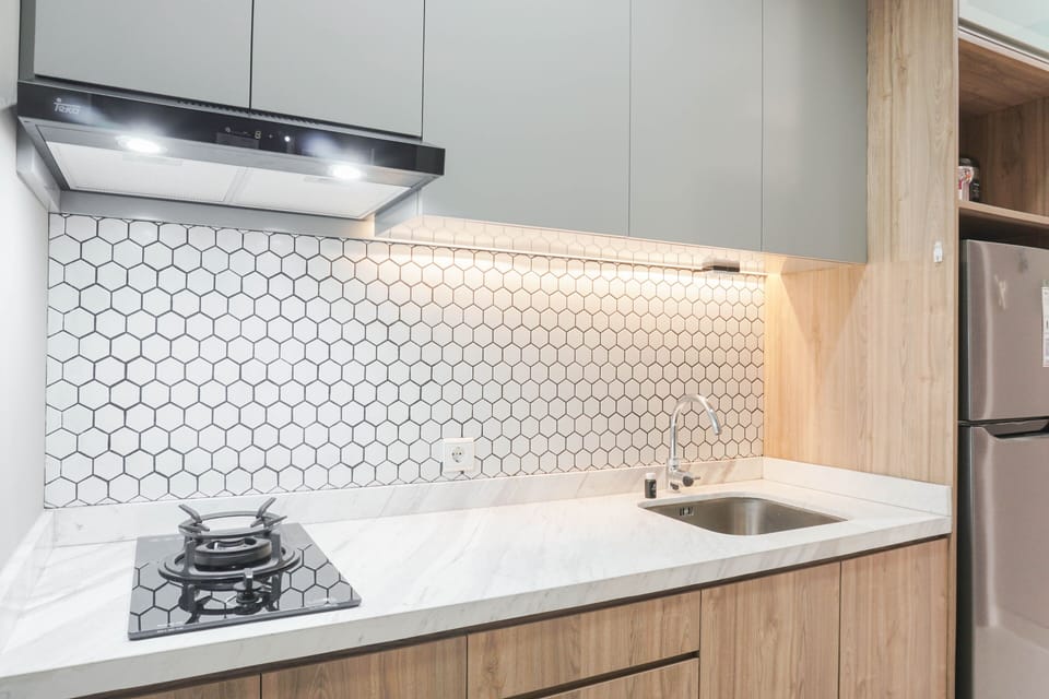 Room | Private kitchen | Fridge, stovetop, cookware/dishes/utensils