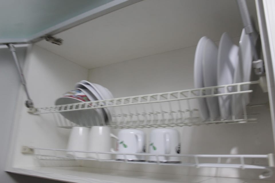 Room | Private kitchen | Fridge, stovetop, cookware/dishes/utensils