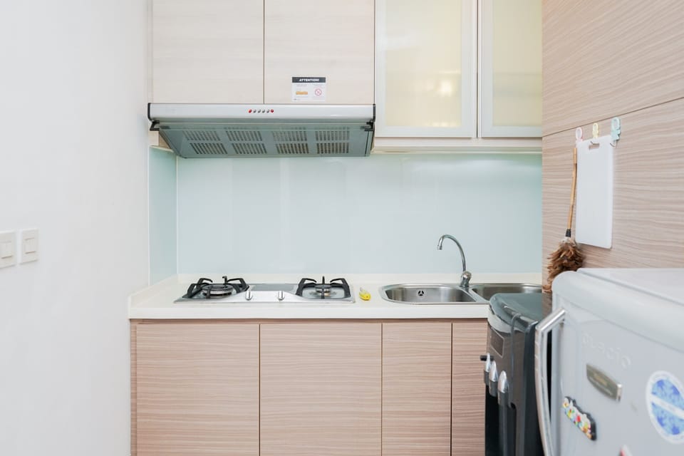 Room | Private kitchen | Fridge, stovetop, electric kettle, cookware/dishes/utensils