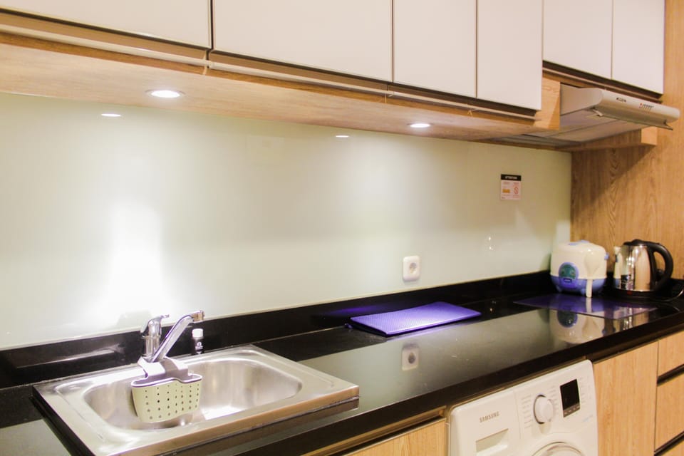 Room | Private kitchen | Fridge, stovetop, cookware/dishes/utensils
