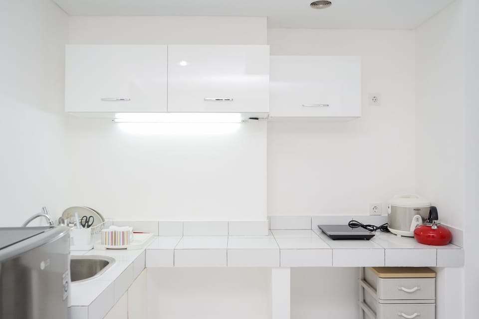 Room | Private kitchen | Fridge, stovetop, cookware/dishes/utensils