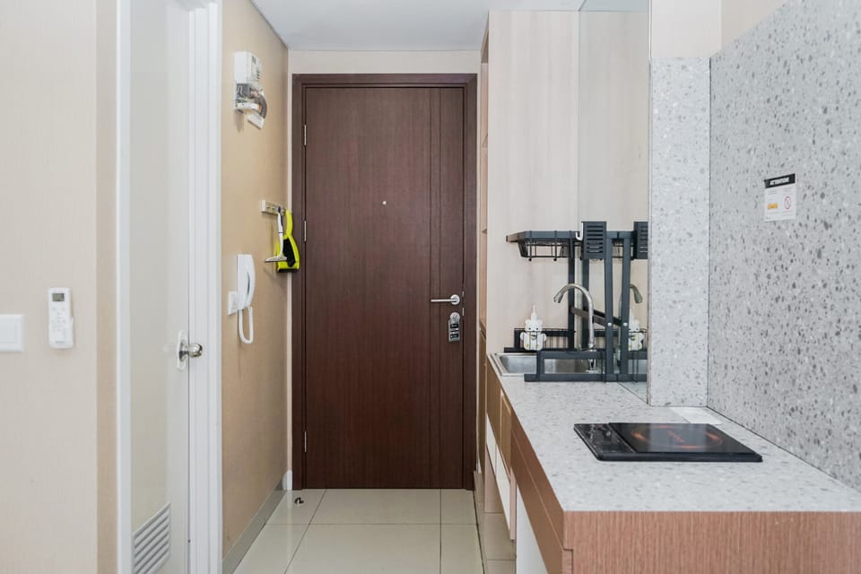 Room | Private kitchen | Fridge, stovetop, cookware/dishes/utensils