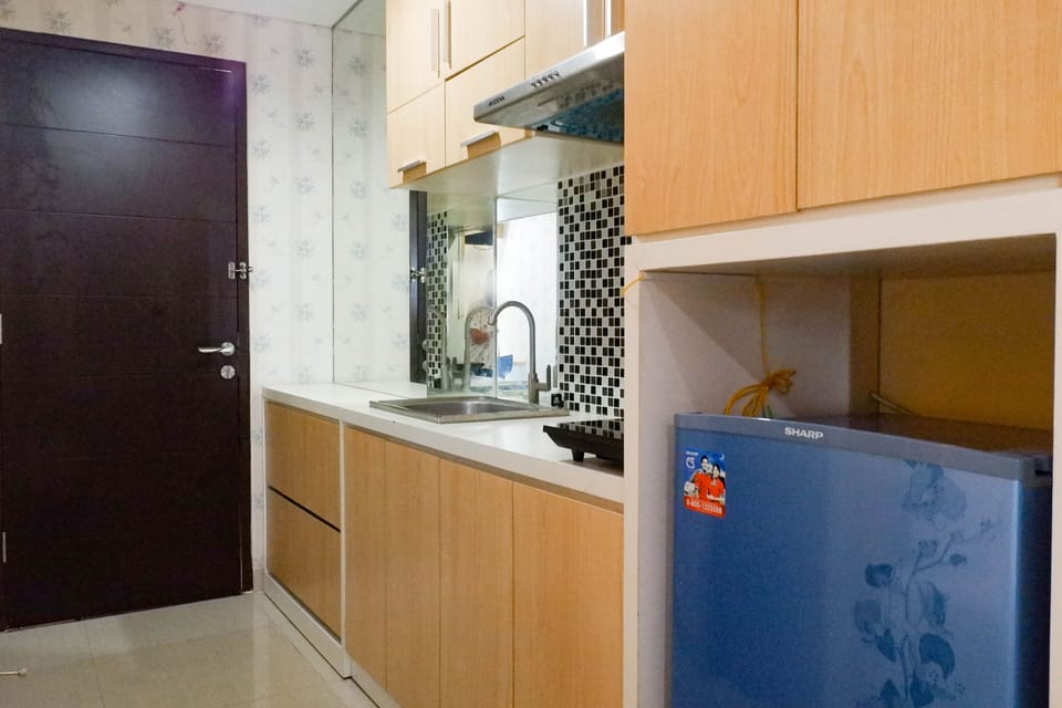 Room | Private kitchen | Fridge, stovetop, cookware/dishes/utensils