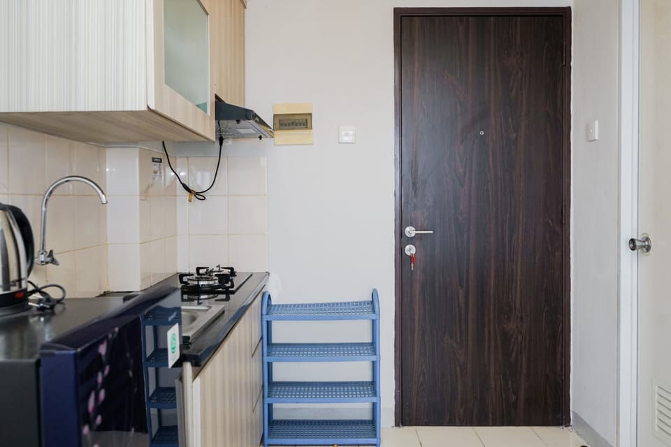Room | Private kitchen | Fridge, stovetop, cookware/dishes/utensils