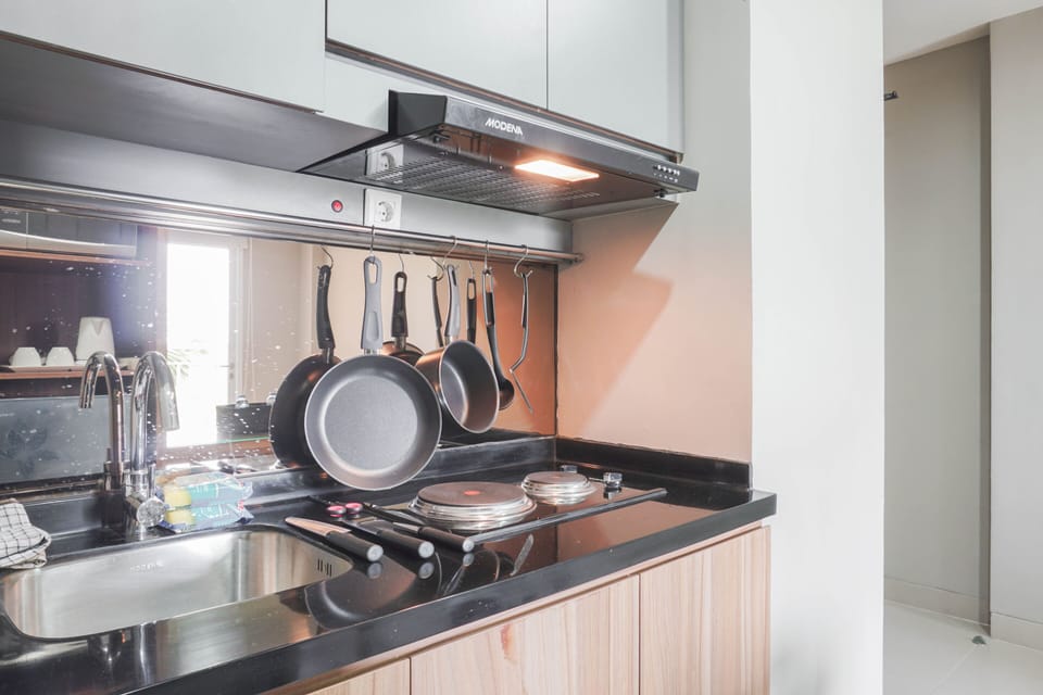 Room | Private kitchen | Fridge, stovetop, cookware/dishes/utensils
