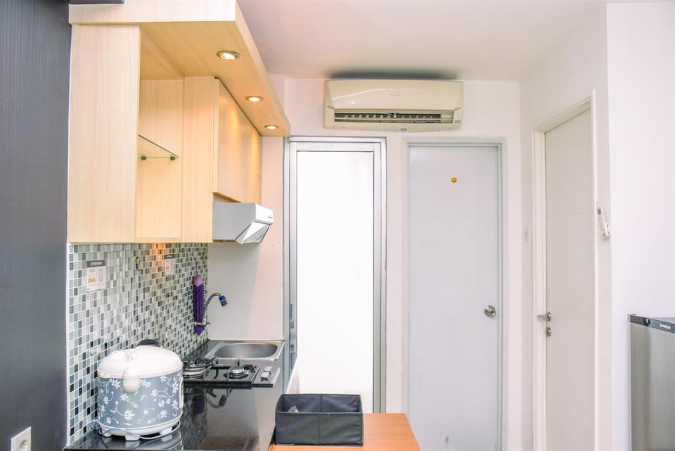 Room | Private kitchen | Fridge, stovetop, cookware/dishes/utensils