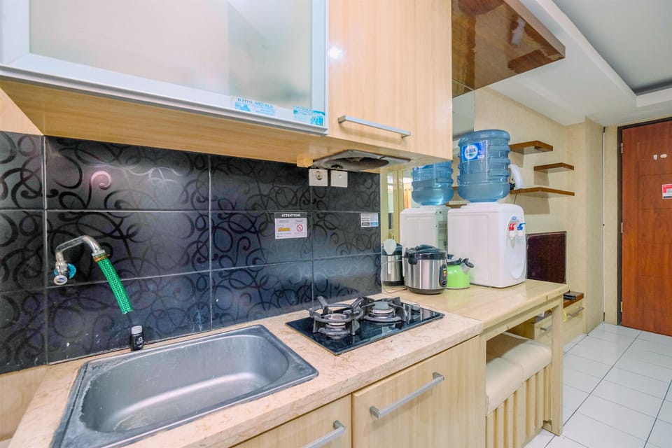 Room | Private kitchen | Fridge, stovetop, cookware/dishes/utensils