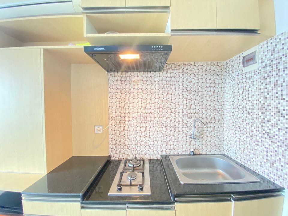 Room | Private kitchen | Fridge, stovetop, cookware/dishes/utensils