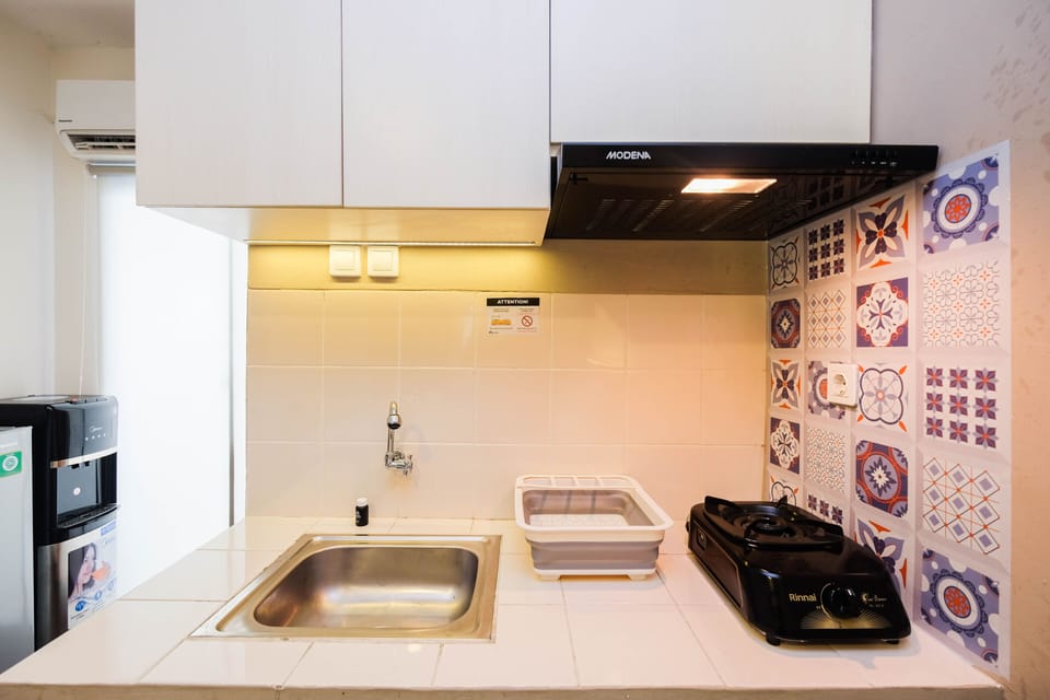 Room | Private kitchen | Fridge, stovetop, cookware/dishes/utensils