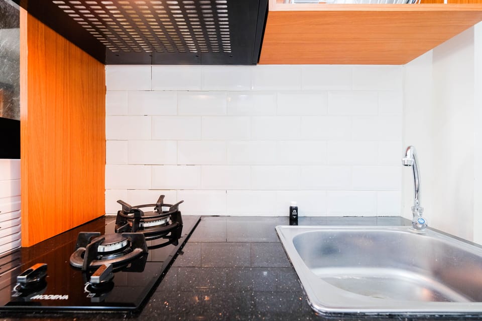 Room | Private kitchen | Fridge, stovetop, cookware/dishes/utensils