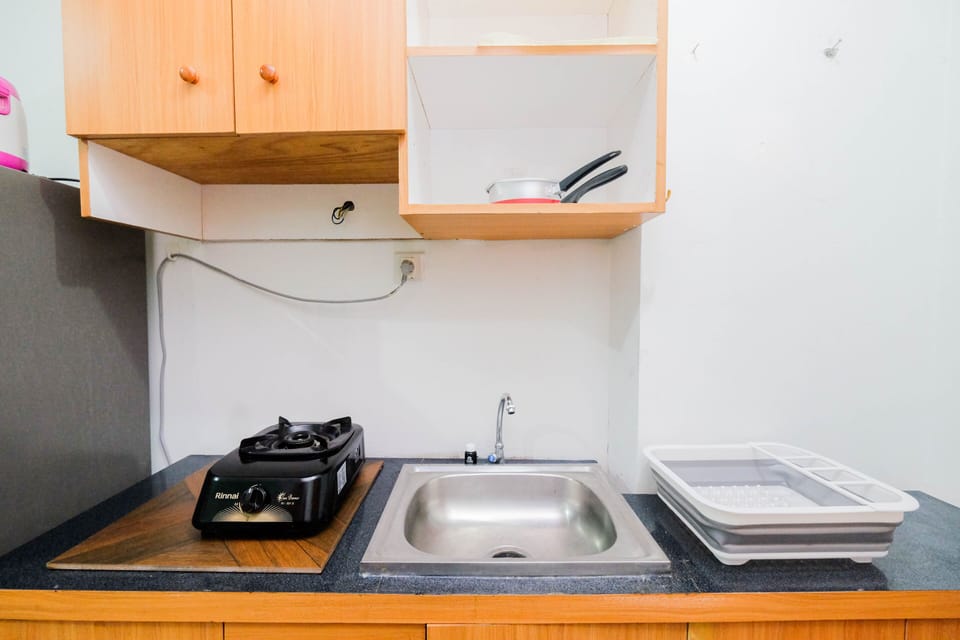 Room | Private kitchen | Fridge, stovetop, cookware/dishes/utensils