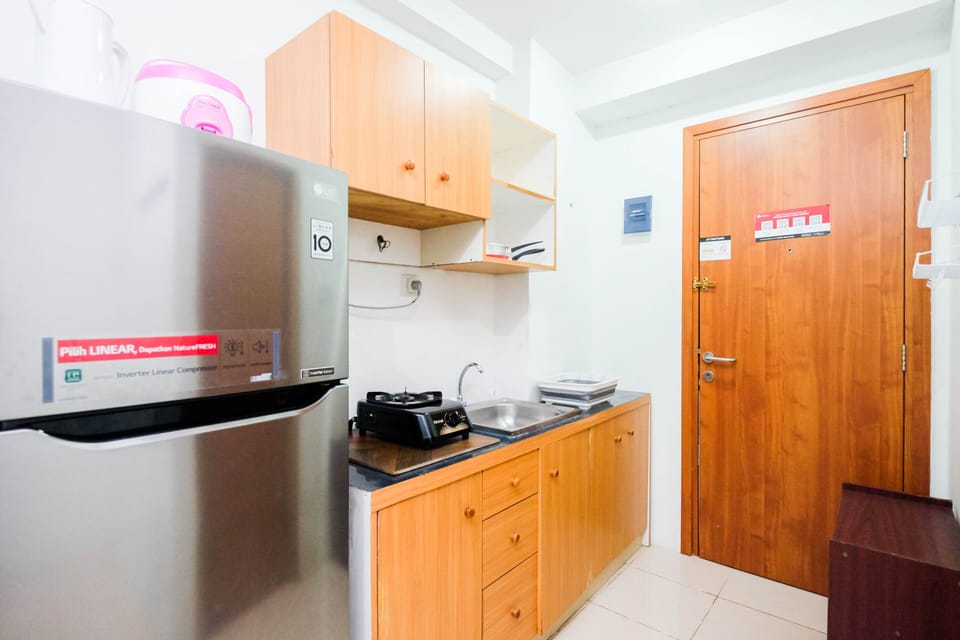 Room | Private kitchen | Fridge, stovetop, cookware/dishes/utensils