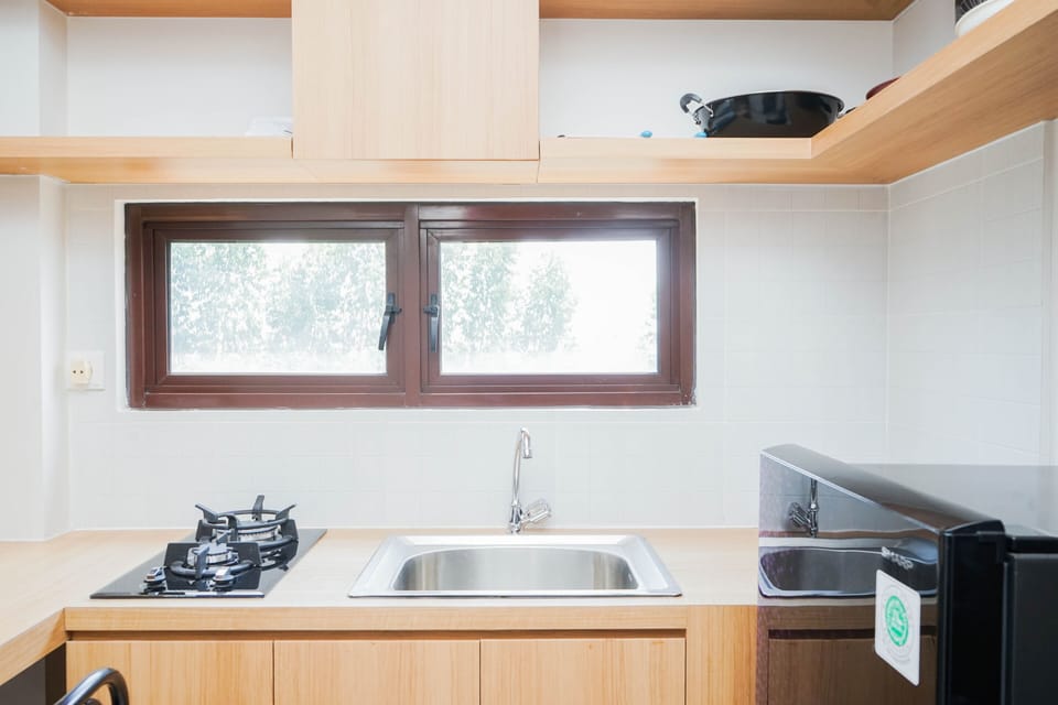 Room | Private kitchen | Fridge, stovetop, electric kettle, cookware/dishes/utensils