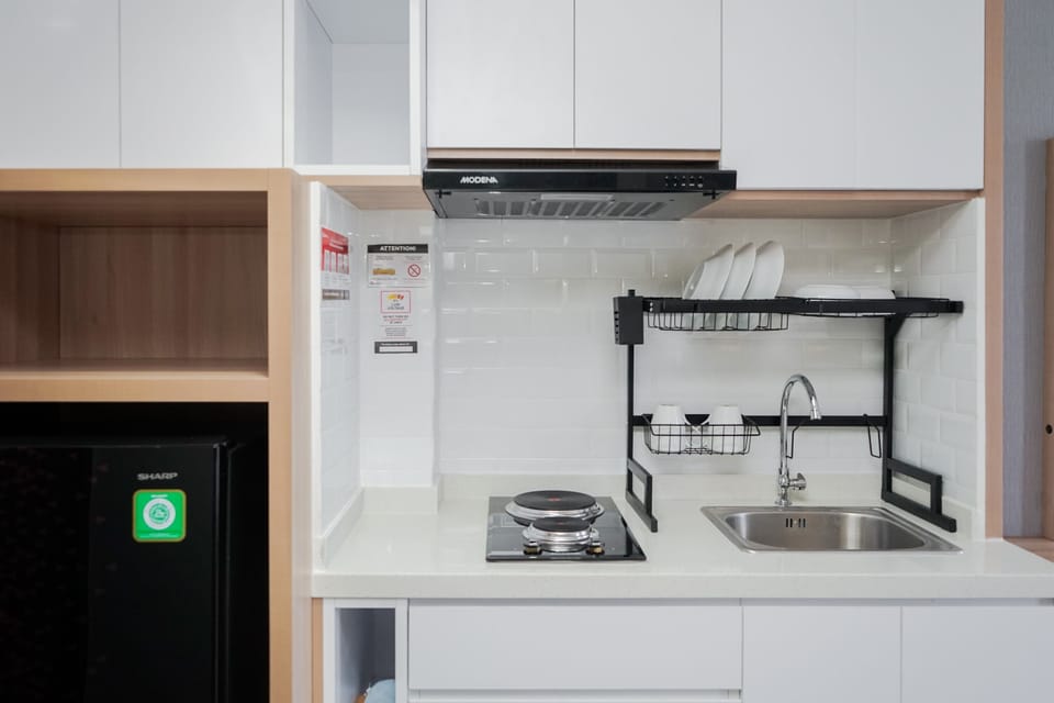Room | Private kitchen | Fridge, stovetop, cookware/dishes/utensils