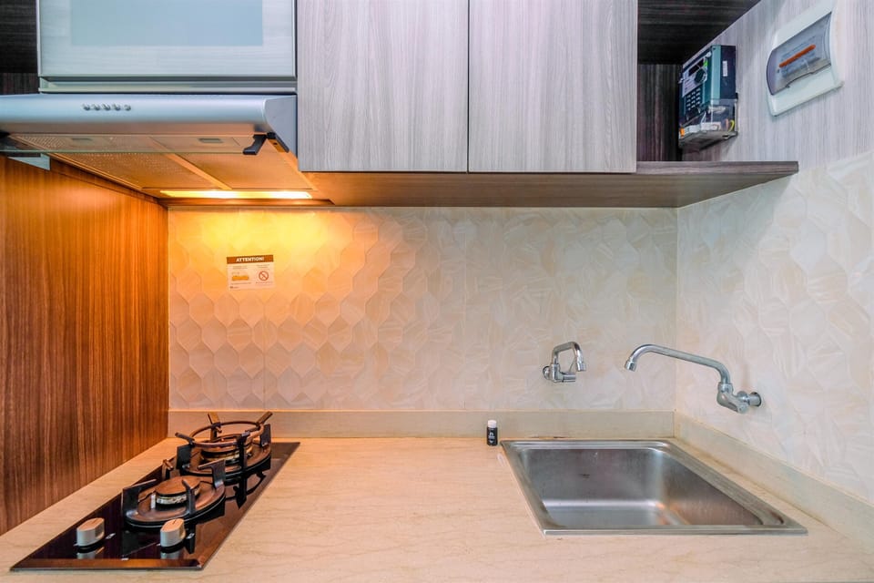 Room | Private kitchen | Fridge, stovetop, electric kettle, cookware/dishes/utensils