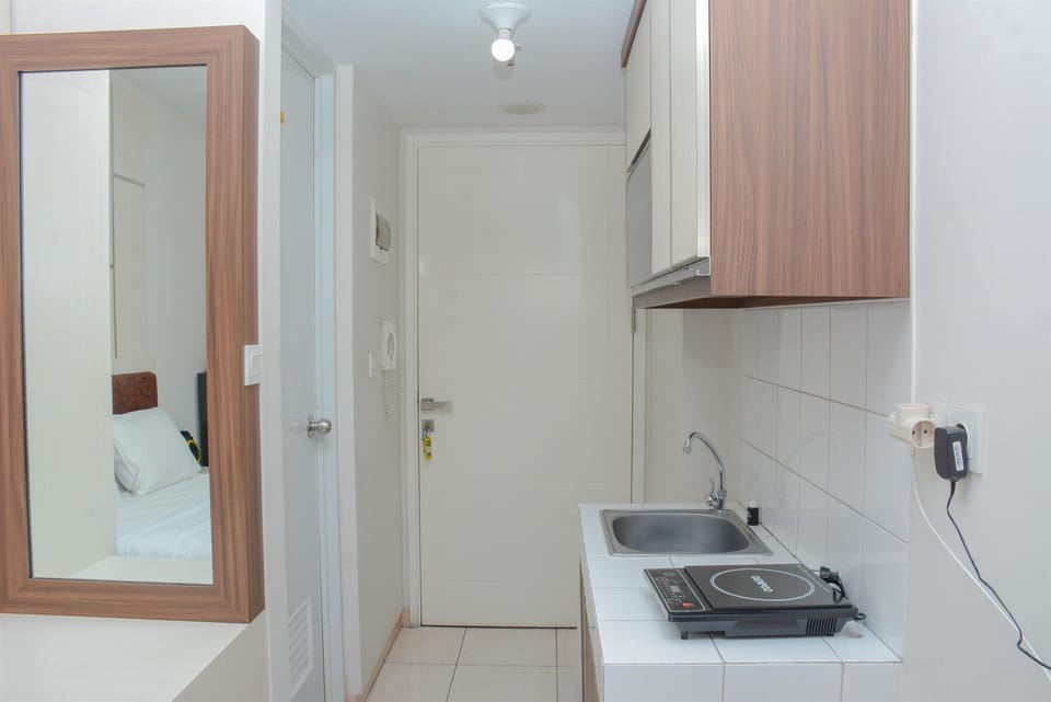 Room | Private kitchen | Fridge, stovetop, cookware/dishes/utensils