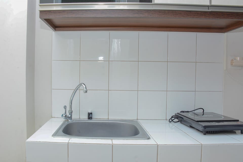 Room | Private kitchen | Fridge, stovetop, cookware/dishes/utensils