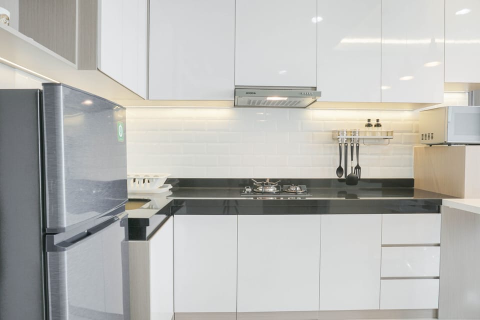 Room | Private kitchen | Fridge, stovetop, cookware/dishes/utensils