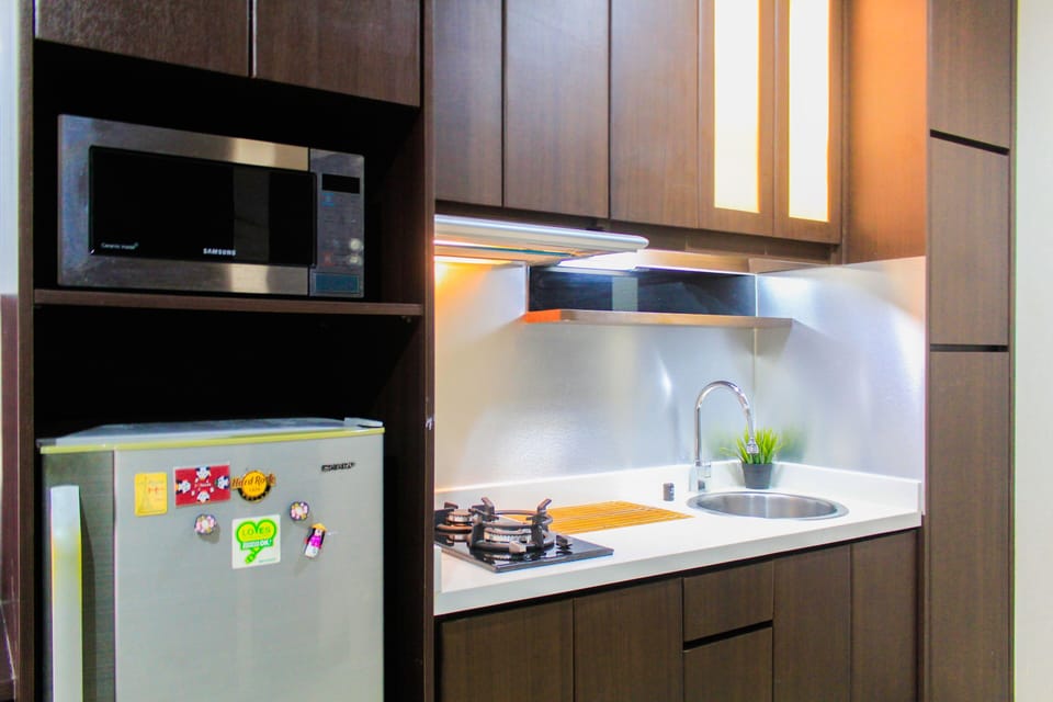 Room | Private kitchen | Fridge, stovetop, electric kettle, cookware/dishes/utensils