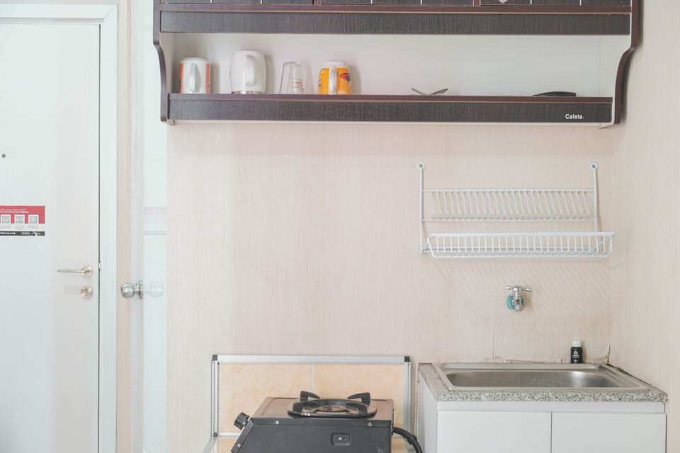 Room | Private kitchen | Fridge, stovetop, cookware/dishes/utensils