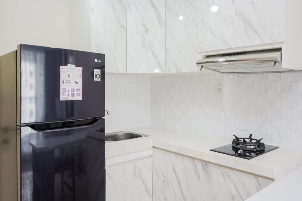 Room | Private kitchen | Fridge, stovetop, electric kettle, cookware/dishes/utensils