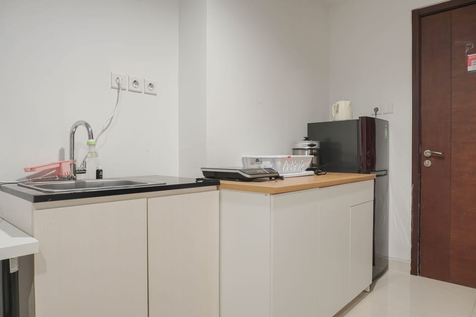 Room | Private kitchen | Fridge, stovetop, cookware/dishes/utensils