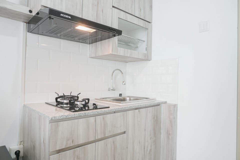 Room | Private kitchen | Fridge, stovetop, cookware/dishes/utensils