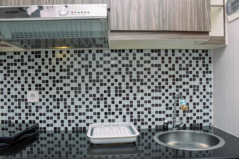 Room | Private kitchen | Fridge, stovetop, cookware/dishes/utensils