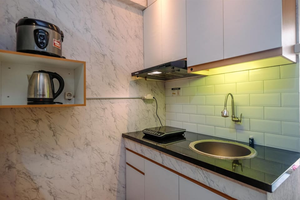 Room | Private kitchen | Fridge, stovetop, cookware/dishes/utensils
