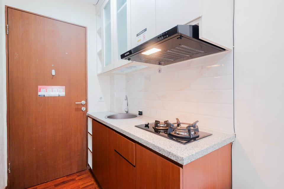 Room | Private kitchen | Fridge, stovetop, cookware/dishes/utensils