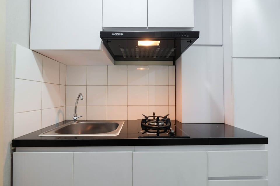 Room | Private kitchen | Fridge, stovetop, cookware/dishes/utensils