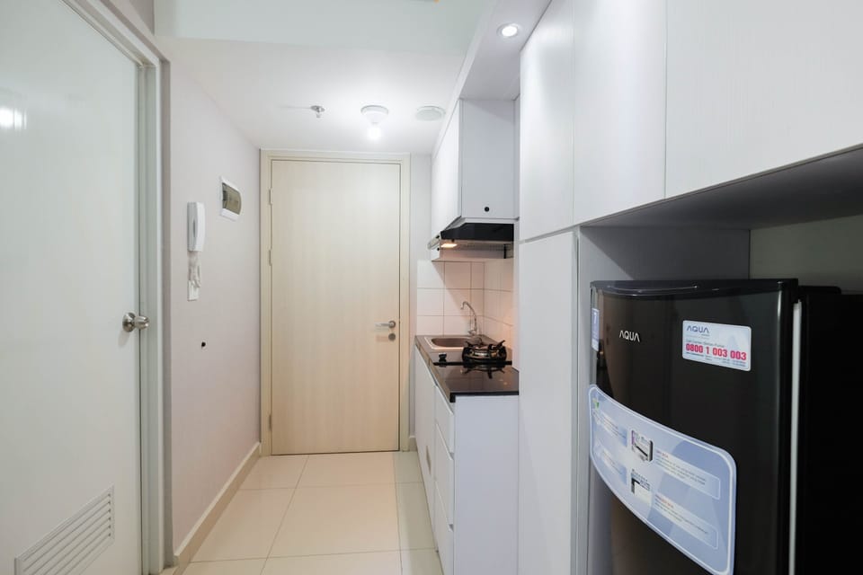 Room | Private kitchen | Fridge, stovetop, cookware/dishes/utensils
