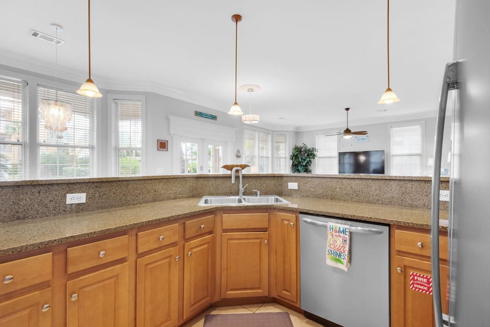 Kitchen has plenty of counter space