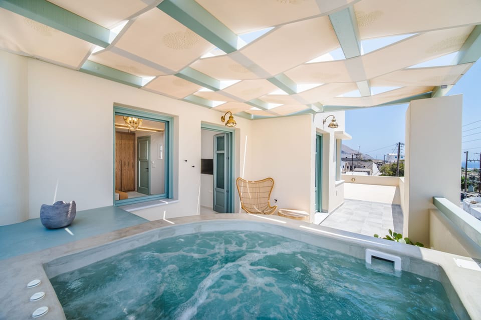 Private spa tub