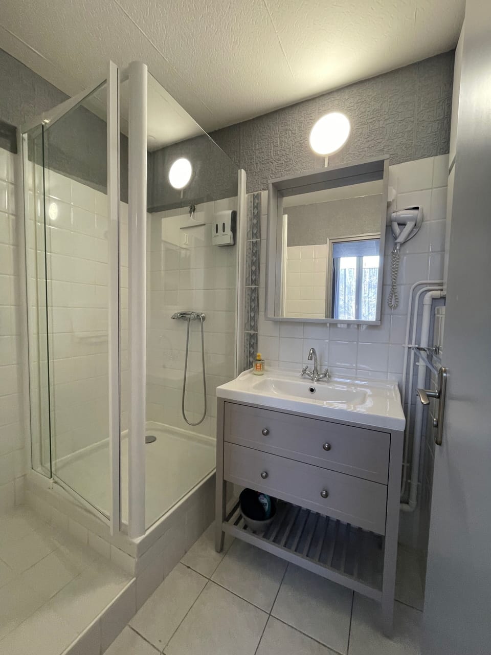 Ile de Re | Bathroom | Shower, hydromassage showerhead