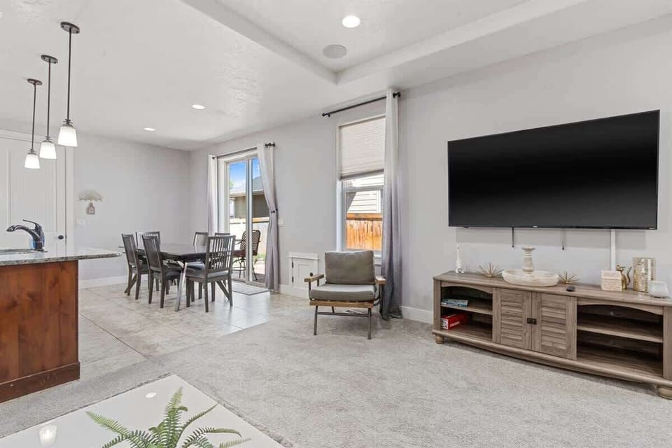 Open Concept Dining/Living area