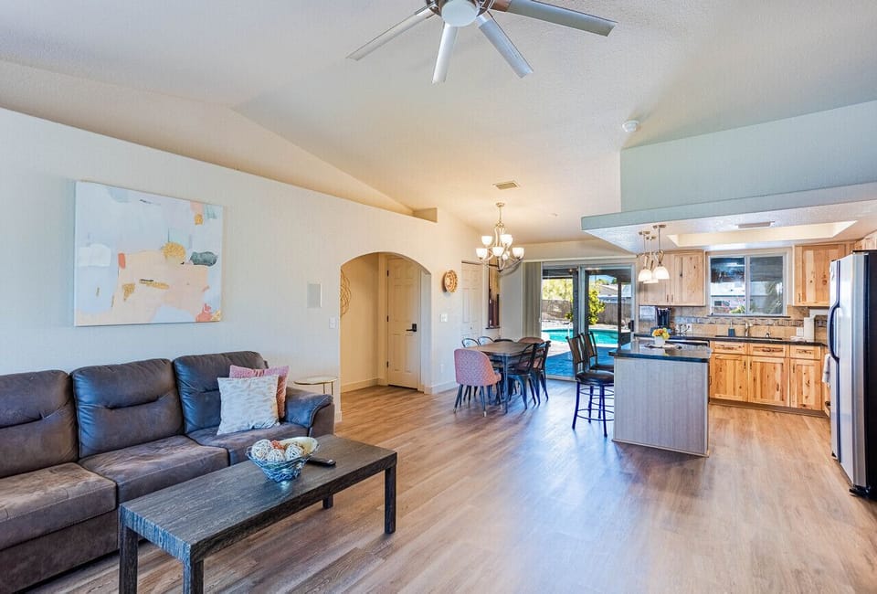 is open to the kitchen, providing a large open entertaining space for those who enjoy cooking and watching TV at the same time